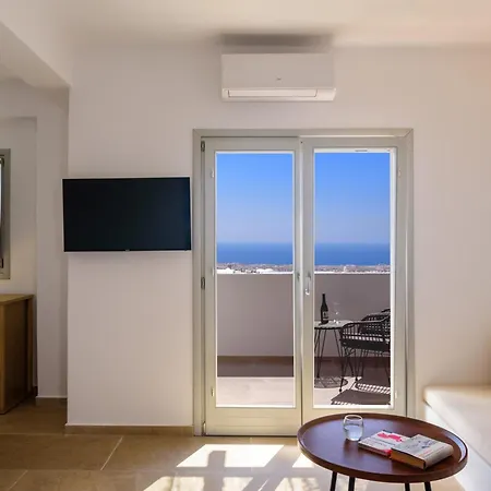 Elia Apartment *