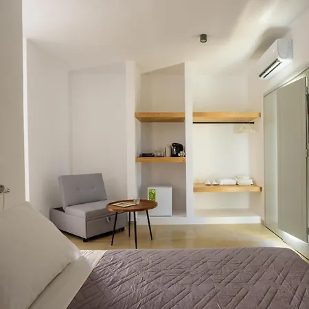 Elia Apartment *